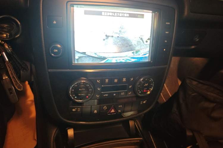 Used Mercedes-Benz R-Class 2017 R 320 4MATIC Business Edition Prestige Model Audio And AC Panel
