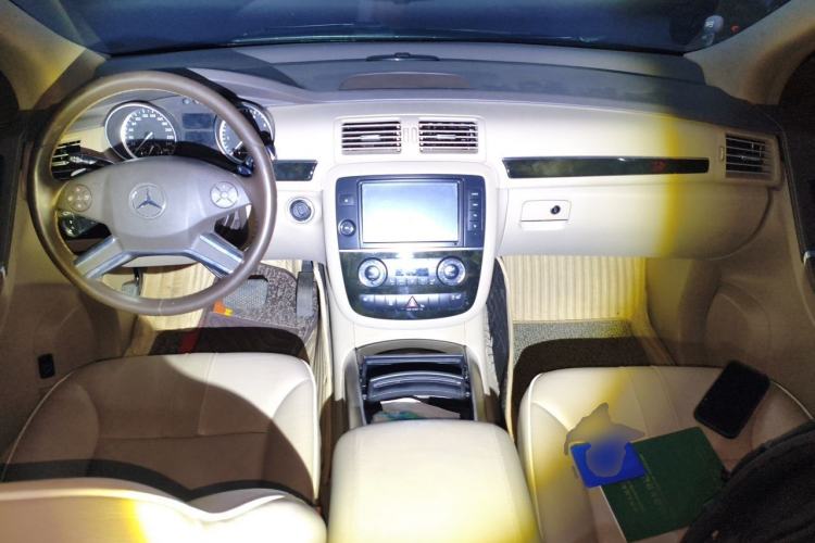 Used Mercedes-Benz R-Class  Center Console