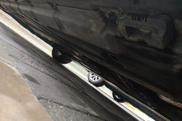 Used Mercedes-Benz R-Class 2017 R 320 4MATIC Luxury Collection Edition Chassis Front Right