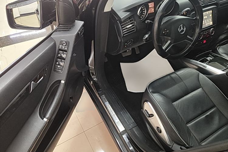 Used Mercedes-Benz R-Class 2017 R 320 4MATIC Business Edition Prestige Model Driver Seat