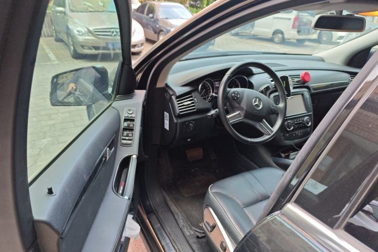 Used Mercedes-Benz R-Class 2017 R 320 4MATIC Business Edition Prestige Model Driver Seat