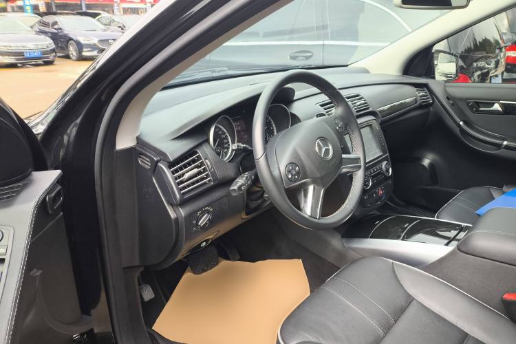 Used Mercedes-Benz R-Class 2017 R 320 4MATIC Business Edition Prestige Model Driver Seat
