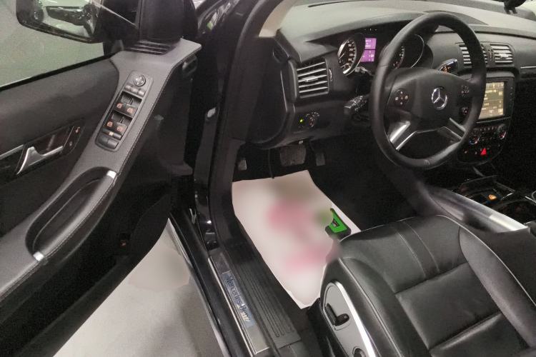 Used Mercedes-Benz R-Class 2017 R 320 4MATIC Business Edition Prestige Model Driver Seat