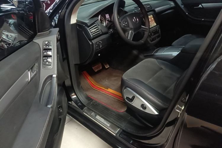 Used Mercedes-Benz R-Class 2017 R 320 4MATIC Business Edition Prestige Model Driver Seat