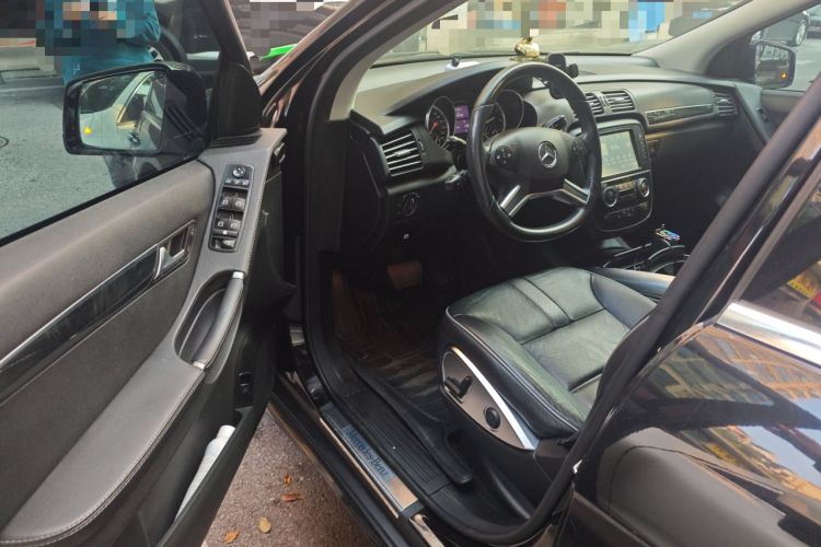 Used Mercedes-Benz R-Class 2017 R 400 4MATIC Exclusive Edition Driver Seat