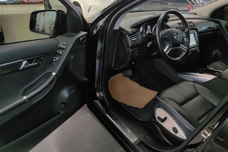 Used Mercedes-Benz R-Class 2017 R 320 4MATIC Business Edition Prestige Model Driver Seat