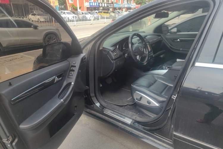 Used Mercedes-Benz R-Class 2017 R 320 4MATIC Business Edition Prestige Model Driver Seat
