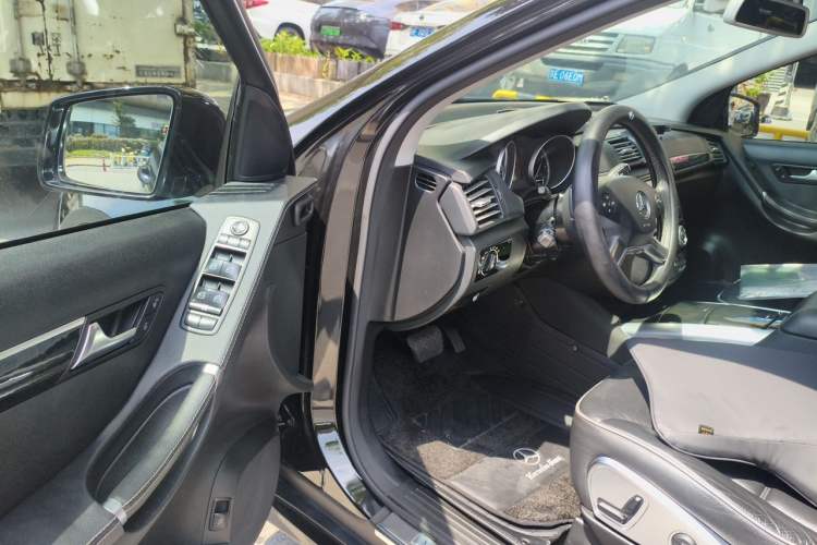 Used Mercedes-Benz R-Class 2017 R 320 4MATIC Business Edition Prestige Model Driver Seat