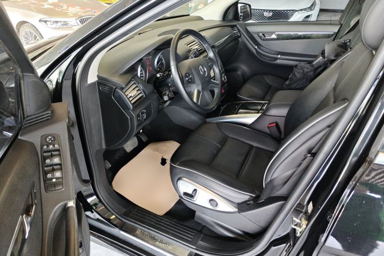 Used Mercedes-Benz R-Class 2017 R 320 4MATIC Business Edition Prestige Model Driver Seat
