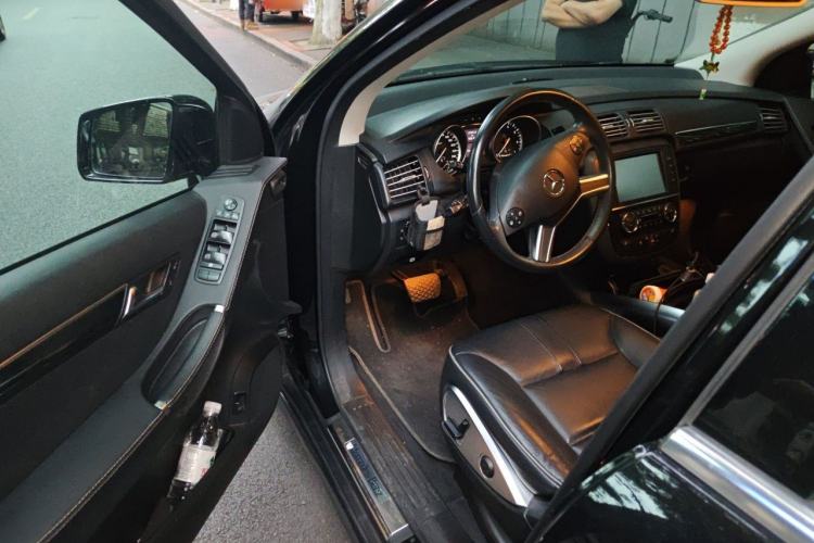 Used Mercedes-Benz R-Class 2017 R 320 4MATIC Business Edition Prestige Model Driver Seat