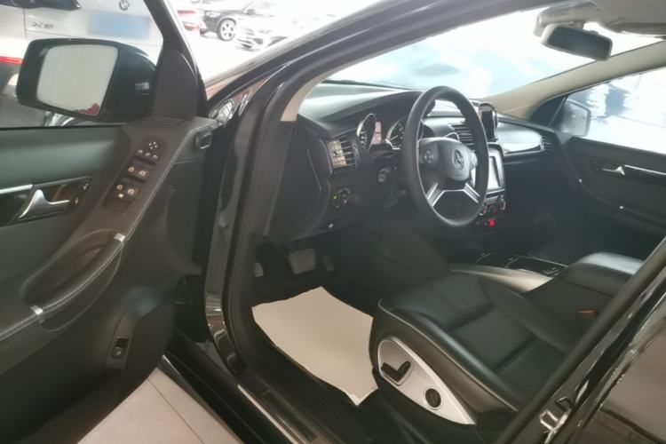 Used Mercedes-Benz R-Class 2017 R 320 4MATIC Business Edition Prestige Model Driver Seat