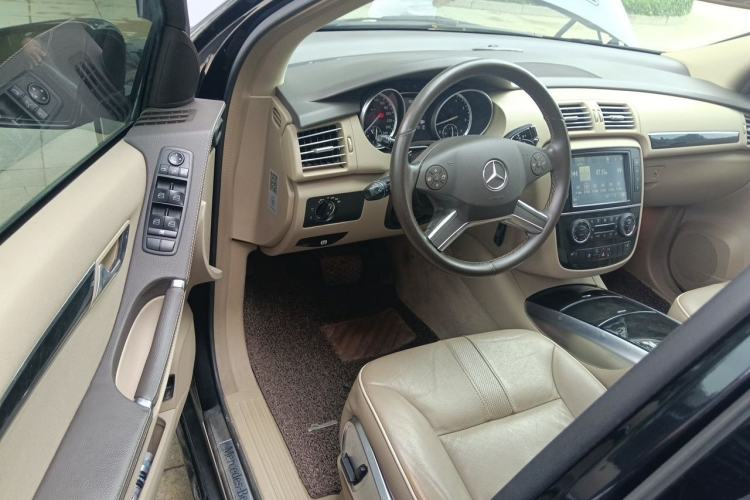 Used Mercedes-Benz R-Class 2017 R 320 4MATIC Business Edition Prestige Model Driver Seat