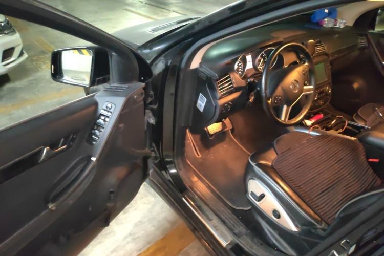 Used Mercedes-Benz R-Class 2017 R 320 4MATIC Business Edition Prestige Model Driver Seat