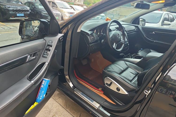 Used Mercedes-Benz R-Class 2017 R 320 4MATIC Business Edition Prestige Model Driver Seat