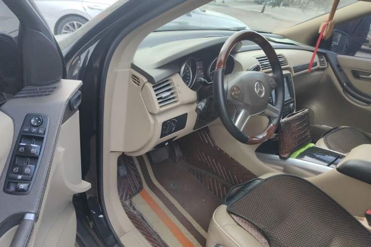 Used Mercedes-Benz R-Class 2017 R 320 4MATIC Business Edition Prestige Model Driver Seat