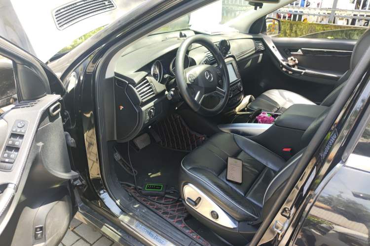 Used Mercedes-Benz R-Class 2017 R 320 4MATIC Business Edition Prestige Model Driver Seat