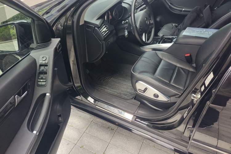 Used Mercedes-Benz R-Class 2017 R 320 4MATIC Business Edition Prestige Model Driver Seat