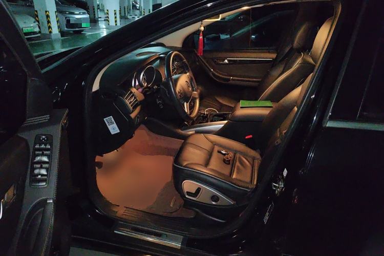 Used Mercedes-Benz R-Class 2017 R 320 4MATIC Luxury Collection Edition Driver Seat