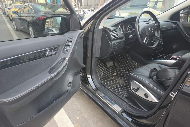 Used Mercedes-Benz R-Class 2017 R 320 4MATIC Business Edition Prestige Model Driver Seat