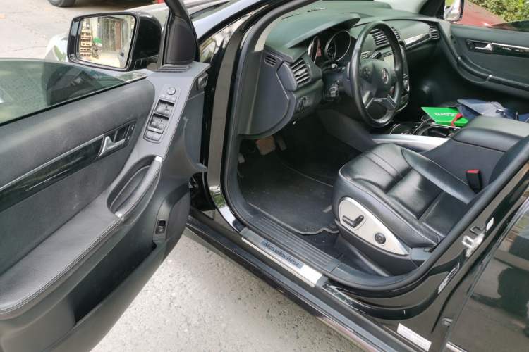 Used Mercedes-Benz R-Class 2017 R 320 4MATIC Business Edition Prestige Model Driver Seat