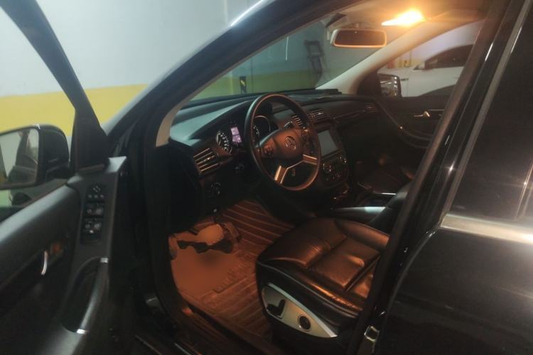 Used Mercedes-Benz R-Class 2017 R 320 4MATIC Business Edition Prestige Model Driver Seat