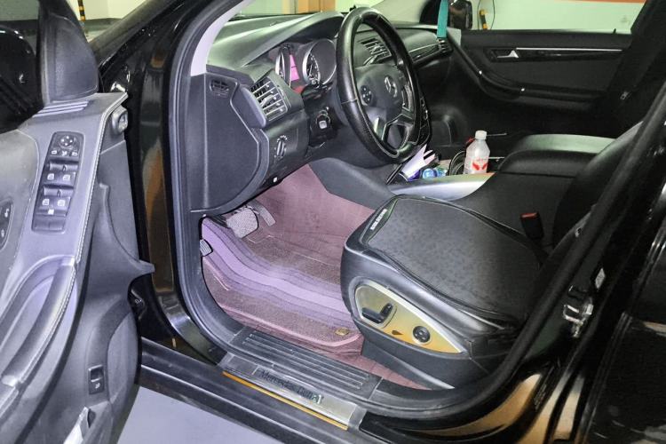 Used Mercedes-Benz R-Class 2017 R 320 4MATIC Business Edition Prestige Model Driver Seat