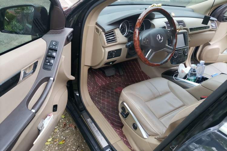 Used Mercedes-Benz R-Class 2017 R 320 4MATIC Business Edition Prestige Model Driver Seat