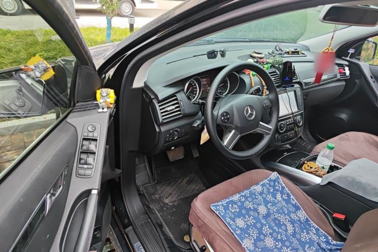 Used Mercedes-Benz R-Class 2017 R 320 4MATIC Business Edition Prestige Model Driver Seat