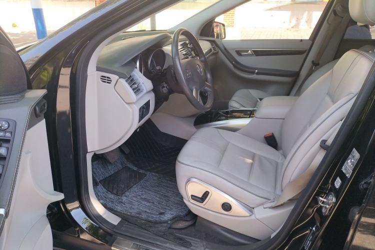 Used Mercedes-Benz R-Class 2017 R 320 4MATIC Business Edition Prestige Model Driver Seat