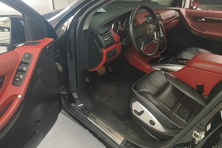 Used Mercedes-Benz R-Class 2017 R 320 4MATIC Business Edition Prestige Model Driver Seat