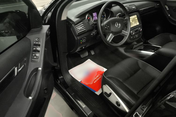 Used Mercedes-Benz R-Class 2017 R 320 4MATIC Business Edition Prestige Model Driver Seat