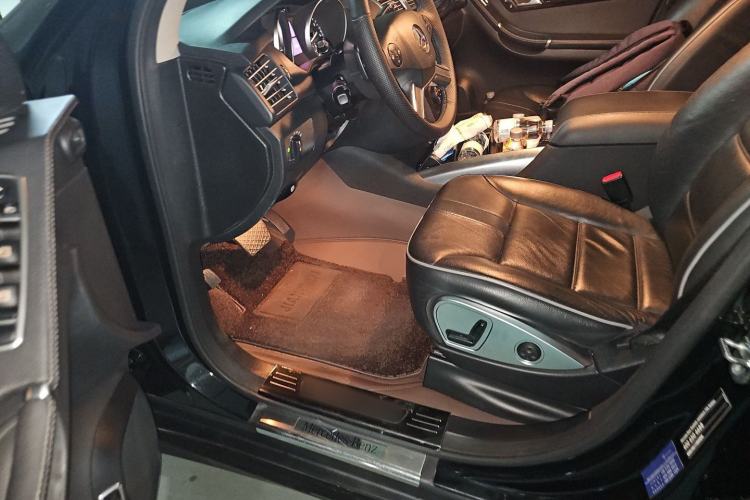 Used Mercedes-Benz R-Class 2017 R 320 4MATIC Business Edition Prestige Model Driver Seat