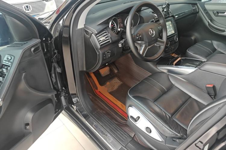 Used Mercedes-Benz R-Class 2017 R 320 4MATIC Business Edition Prestige Model Driver Seat