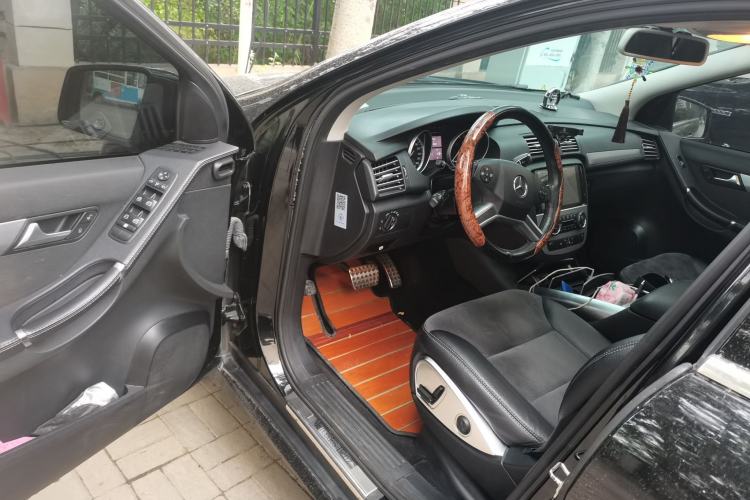 Used Mercedes-Benz R-Class 2017 R 320 4MATIC Business Edition Prestige Model Driver Seat