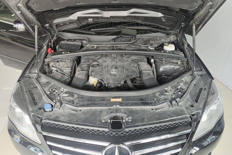 Used Mercedes-Benz R-Class 2017 R 320 4MATIC Business Edition Prestige Model Engine Bay
