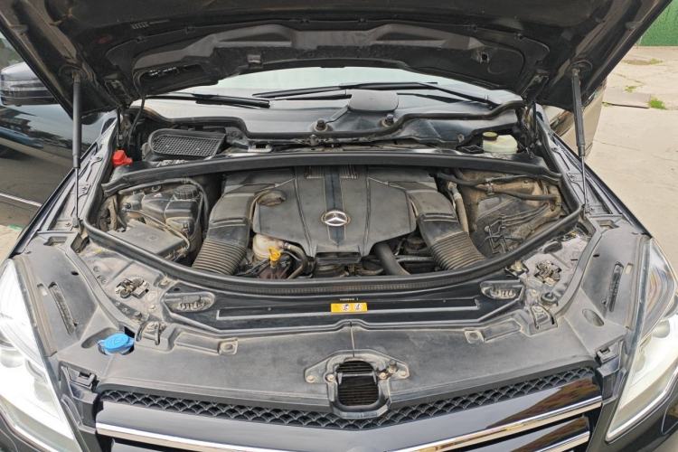 Used Mercedes-Benz R-Class 2017 R 320 4MATIC Business Edition Prestige Model Engine Bay