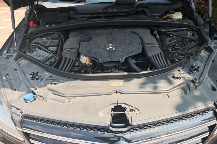 Used Mercedes-Benz R-Class 2017 R 320 4MATIC Business Edition Prestige Model Engine Bay