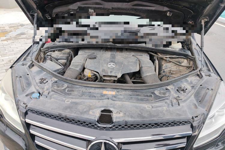 Used Mercedes-Benz R-Class 2017 R 320 4MATIC Business Edition Prestige Model Engine Bay