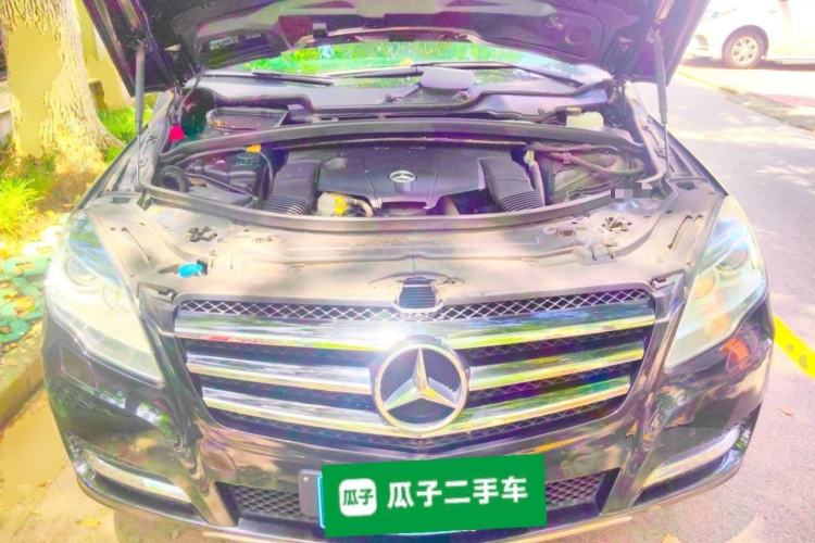 Used Mercedes-Benz R-Class 2017 R 320 4MATIC Business Edition Prestige Model Engine Bay