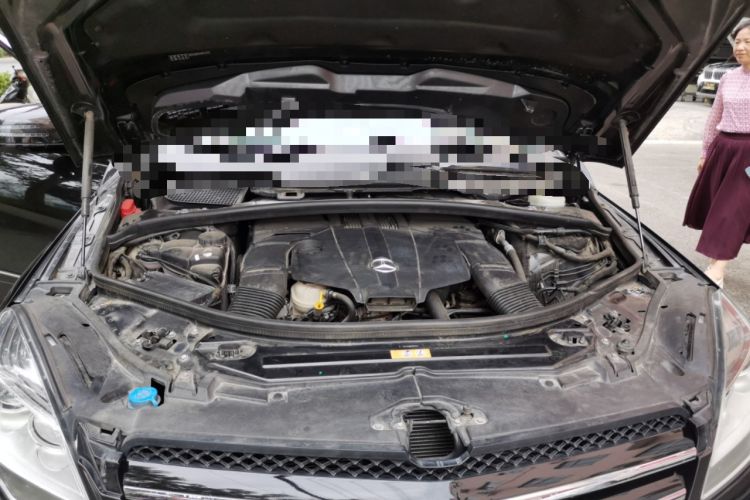 Used Mercedes-Benz R-Class 2017 R 320 4MATIC Business Edition Prestige Model Engine Bay