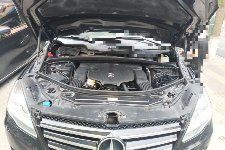 Used Mercedes-Benz R-Class 2017 R 320 4MATIC Business Edition Prestige Model Engine Bay