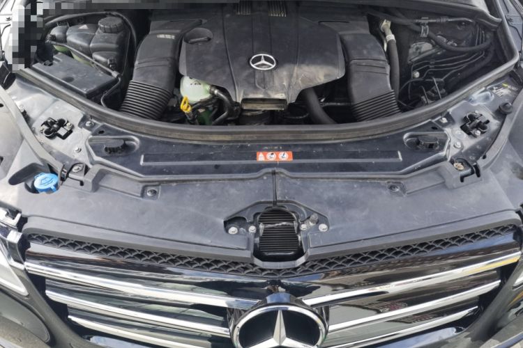 Used Mercedes-Benz R-Class 2017 R 320 4MATIC Business Edition Prestige Model Engine Bay