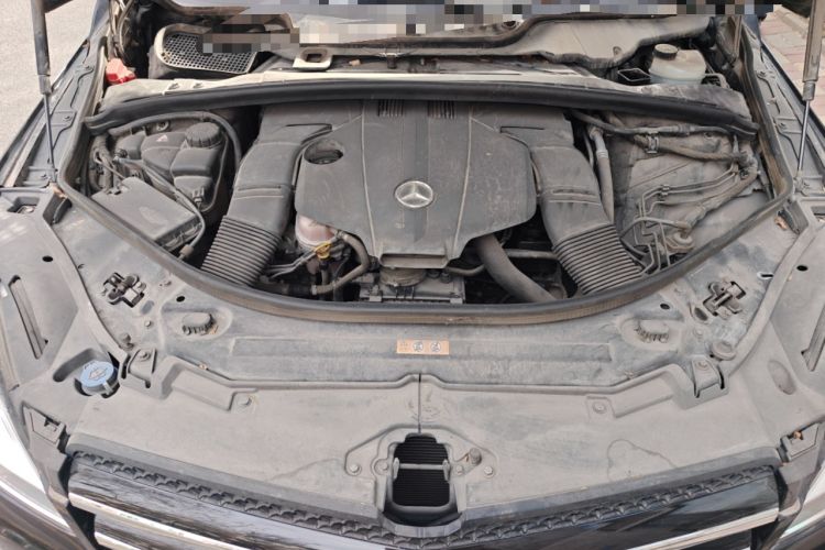 Used Mercedes-Benz R-Class 2017 R 320 4MATIC Business Edition Prestige Model Engine Bay