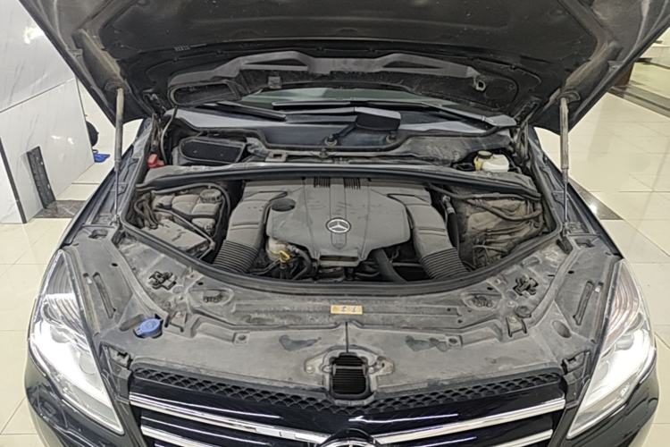Used Mercedes-Benz R-Class 2017 R 320 4MATIC Business Edition Prestige Model Engine Bay