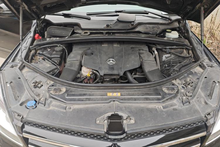 Used Mercedes-Benz R-Class 2017 R 320 4MATIC Business Edition Prestige Model Engine Bay