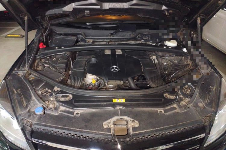 Used Mercedes-Benz R-Class 2017 R 320 4MATIC Luxury Collection Edition Engine Bay