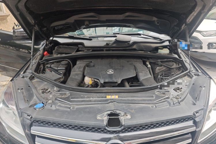 Used Mercedes-Benz R-Class 2017 R 320 4MATIC Business Edition Prestige Model Engine Bay