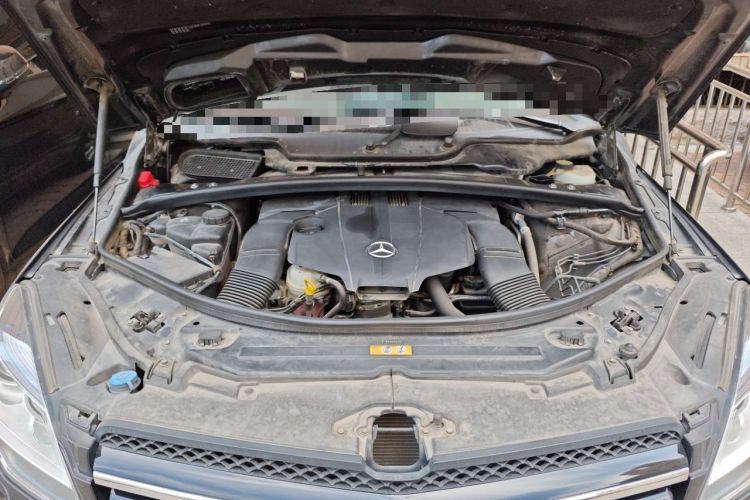 Used Mercedes-Benz R-Class 2017 R 320 4MATIC Business Edition Prestige Model Engine Bay