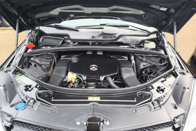 Used Mercedes-Benz R-Class 2017 R 320 4MATIC Business Edition Prestige Model Engine Bay
