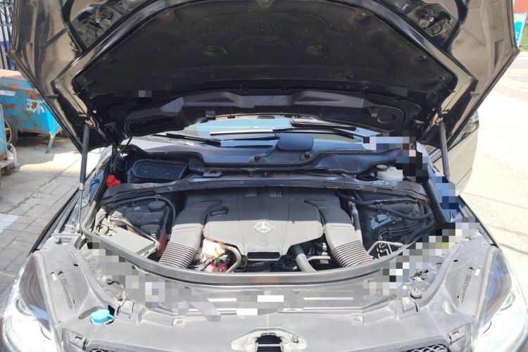 Used Mercedes-Benz R-Class 2017 R 320 4MATIC Luxury Collection Edition Engine Bay